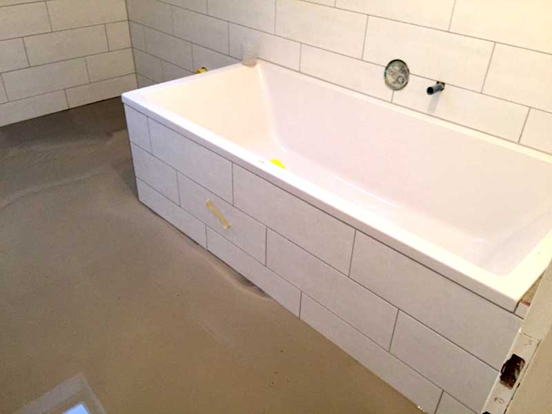Einbau der Badewanne   